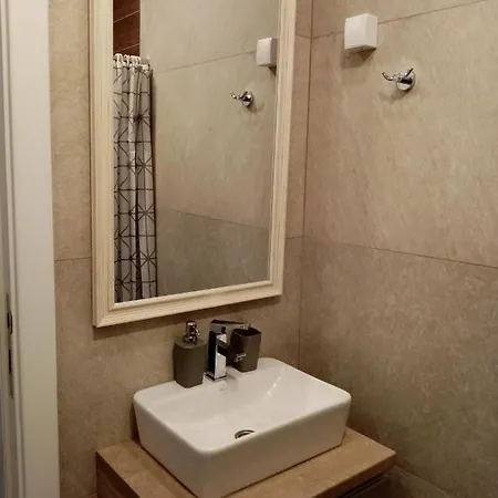 Pcelica L15 Milmari *