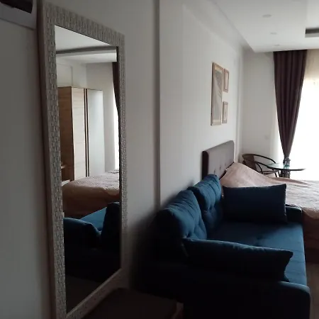 Pcelica L15 Milmari Lejlighed